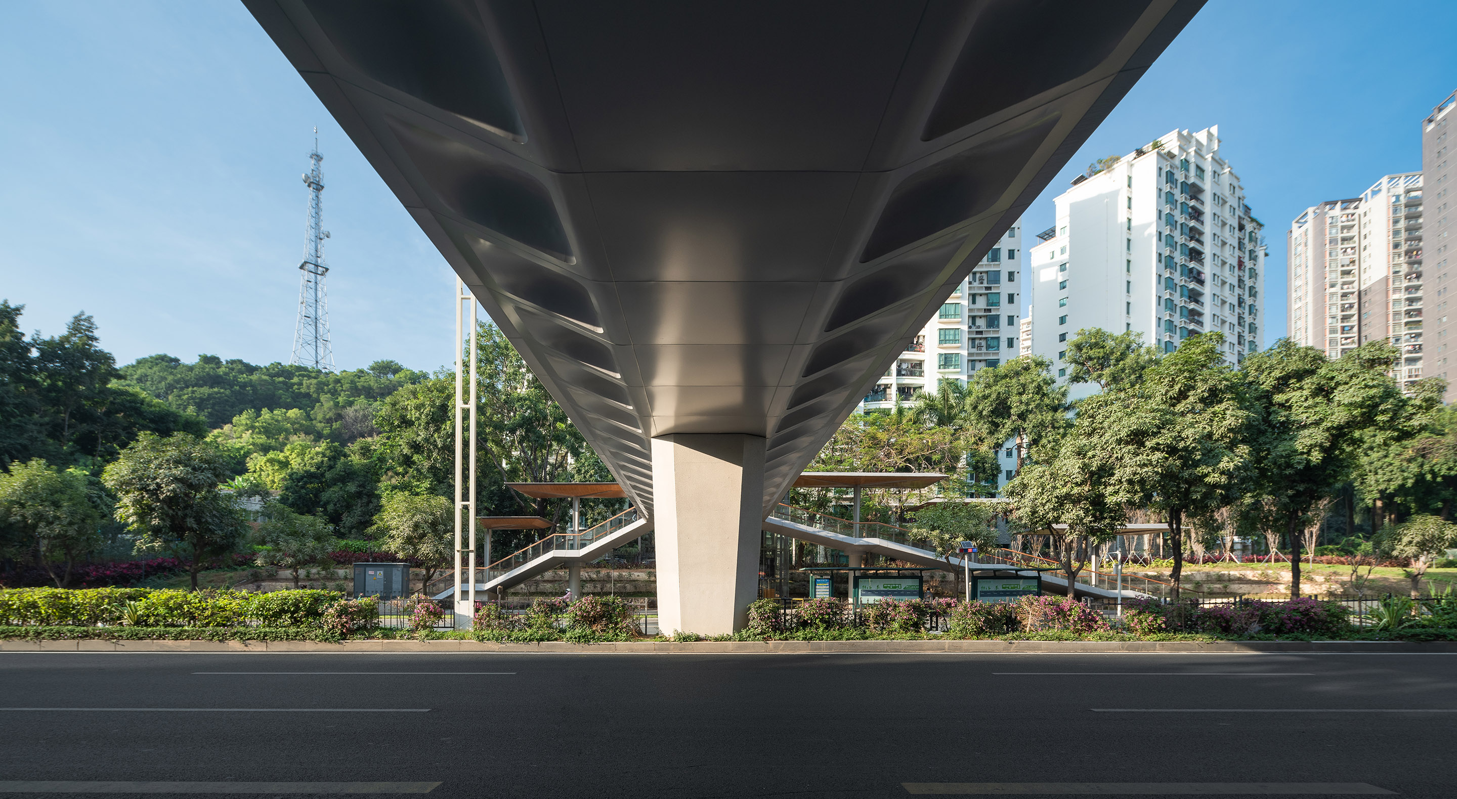 橋梁下under the pedestrian brige.JPG